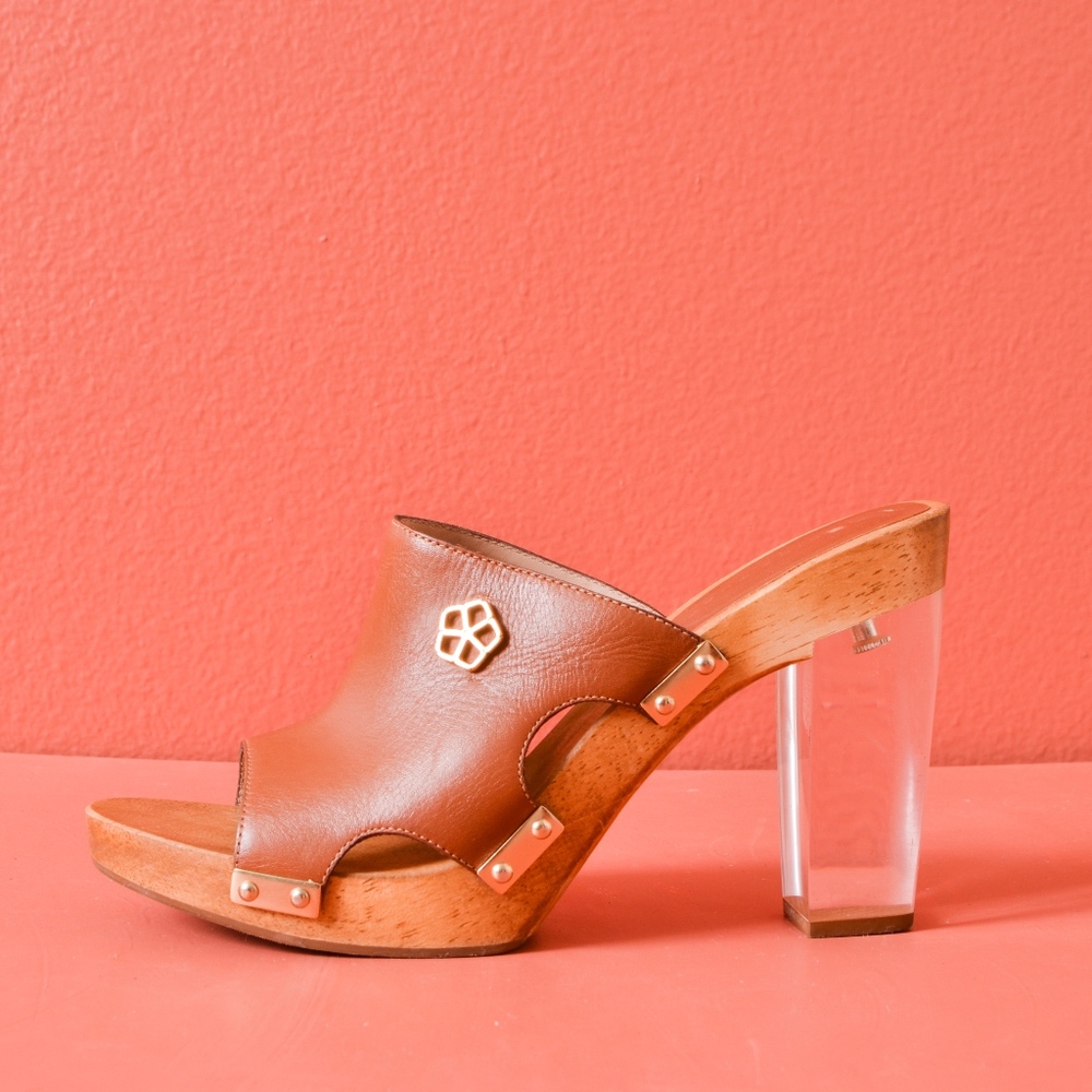 Trina Turk Palm Springs Lucite Clear Heel Sandal10